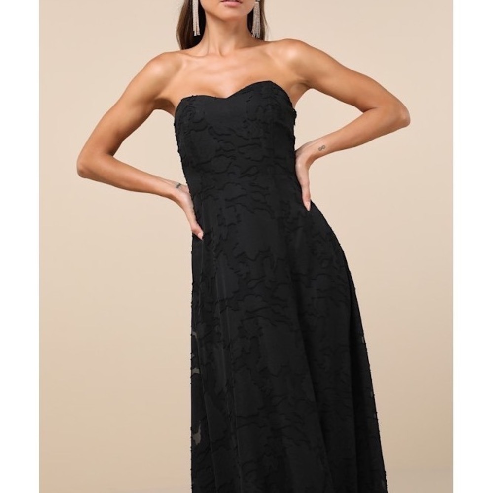NWT Lulus Garden of Romance Black Floral Burnout Strapless Maxi Dress Small - Picture 3 of 10